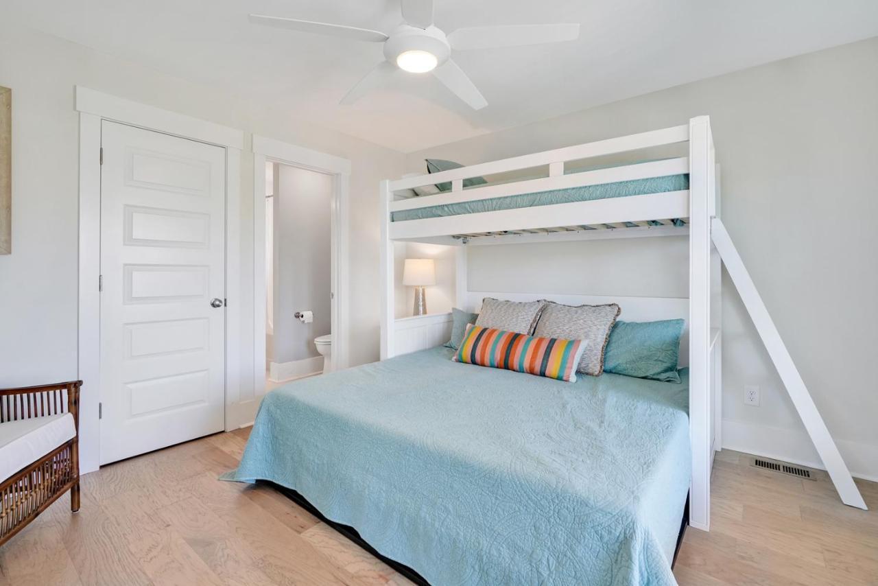 Seas The Day Oak Island Exterior foto