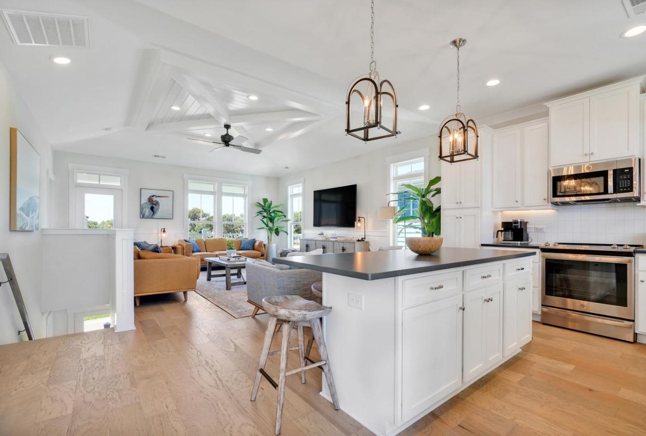 Seas The Day Oak Island Exterior foto
