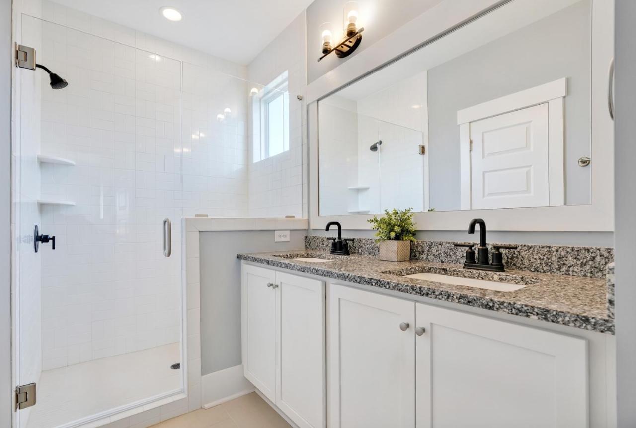 Seas The Day Oak Island Exterior foto